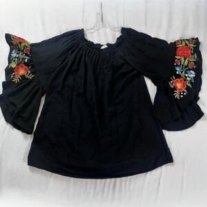 UMGEE Size Small Black Embroidered Women's Top